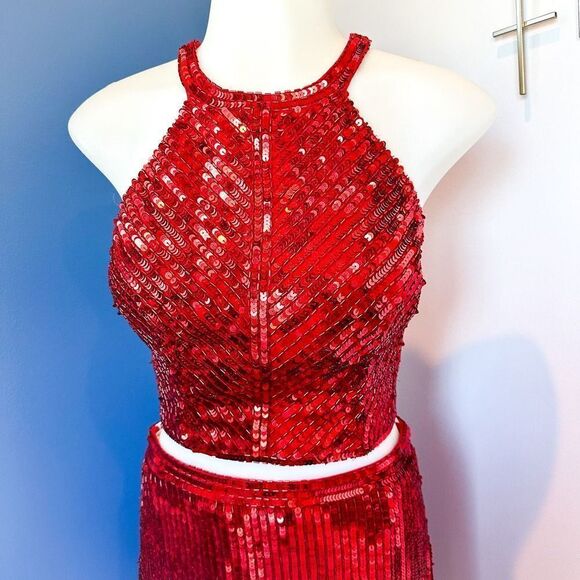 Sherri Hill Red Sequins 2-Piece Crop Top Skirt Gown Dress Slit Size 4 - 51662 - Picture 4 of 16